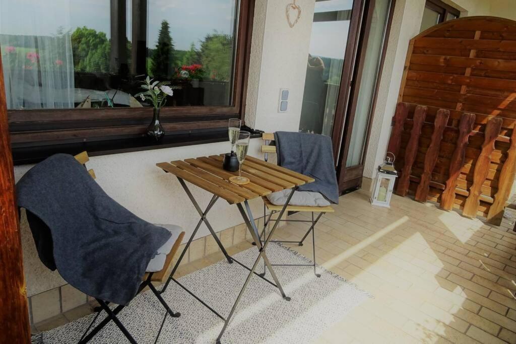 Modernes Apartment Mit Traumhaftem Blick Ins Gruene Bräunlingen Esterno foto